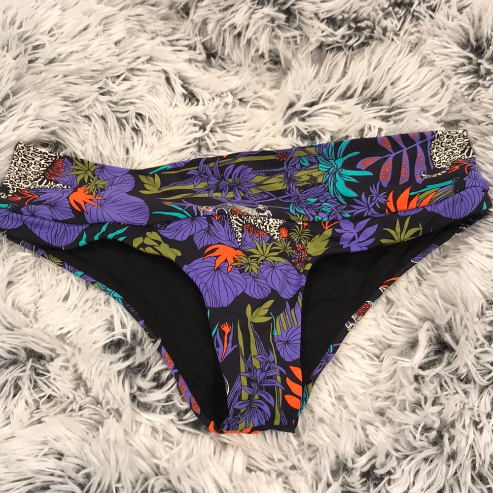 Onda de Mar Bikini bottom